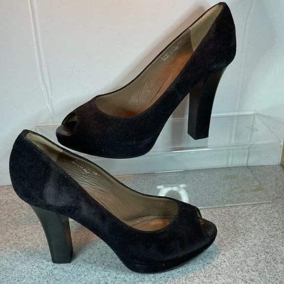 Hugo Boss orange stacked‎ black suede peep toe heels. 4.5” heels Eu 39. Box 10 - Picture 2 of 6